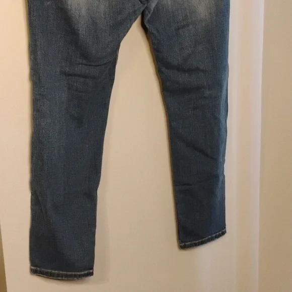 Judy Blue Distressed Jeans - Picture 5 of 10